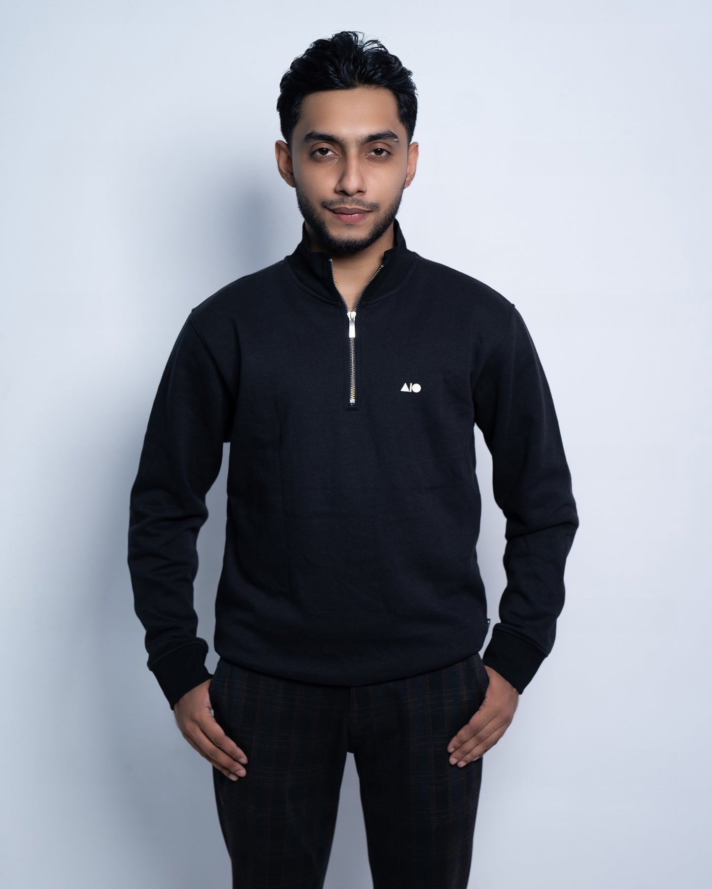 Short Zipper Sweatshirt - (Black)