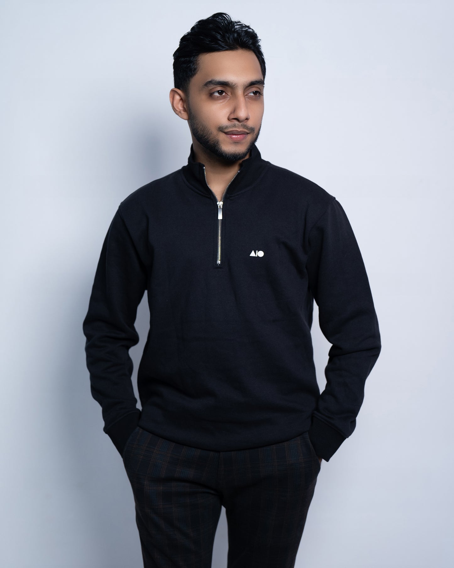 Short Zipper Sweatshirt - (Black)
